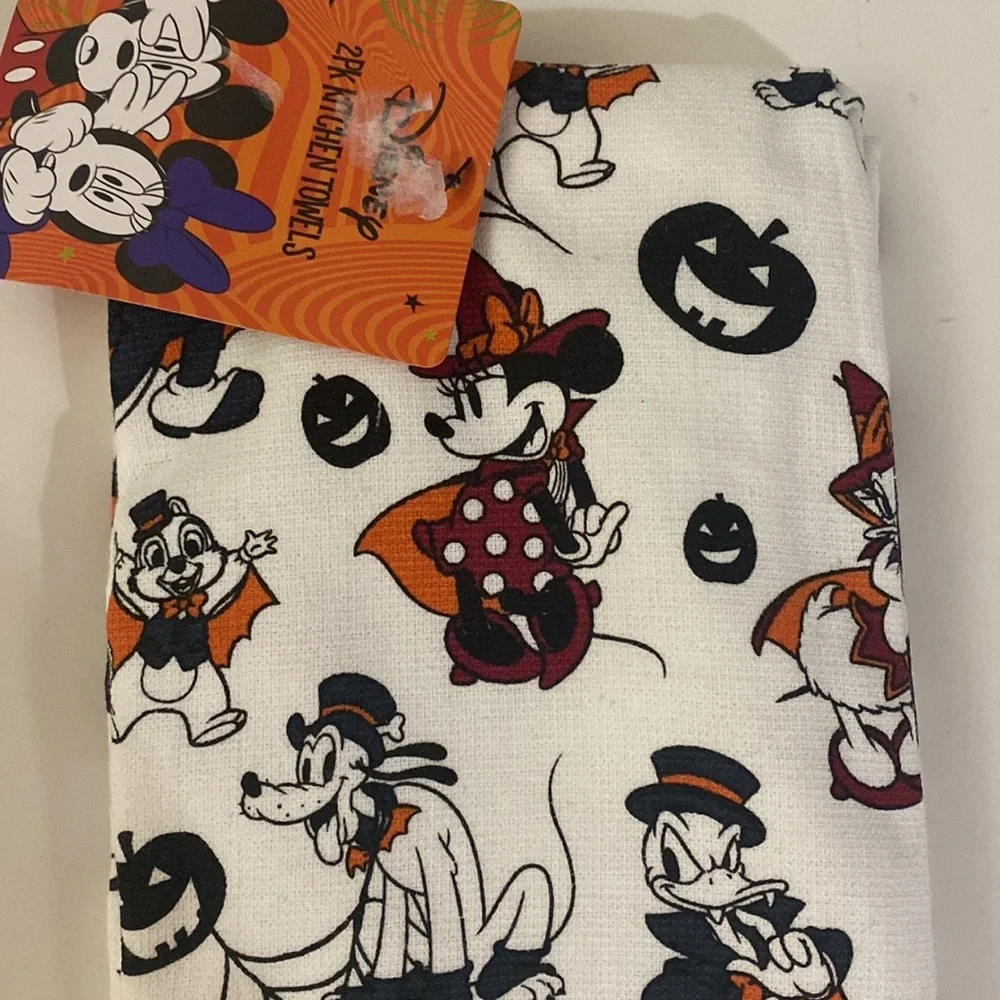 NWT disney 2 pc kitchen towels